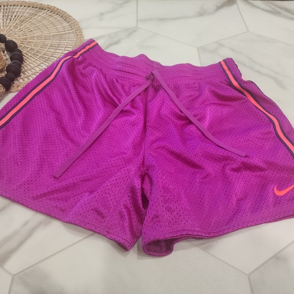 [ Nike] dry fit womens size Medium,  CUTEST purple & orangish/ pink  sportshorts - Picture 2 of 16